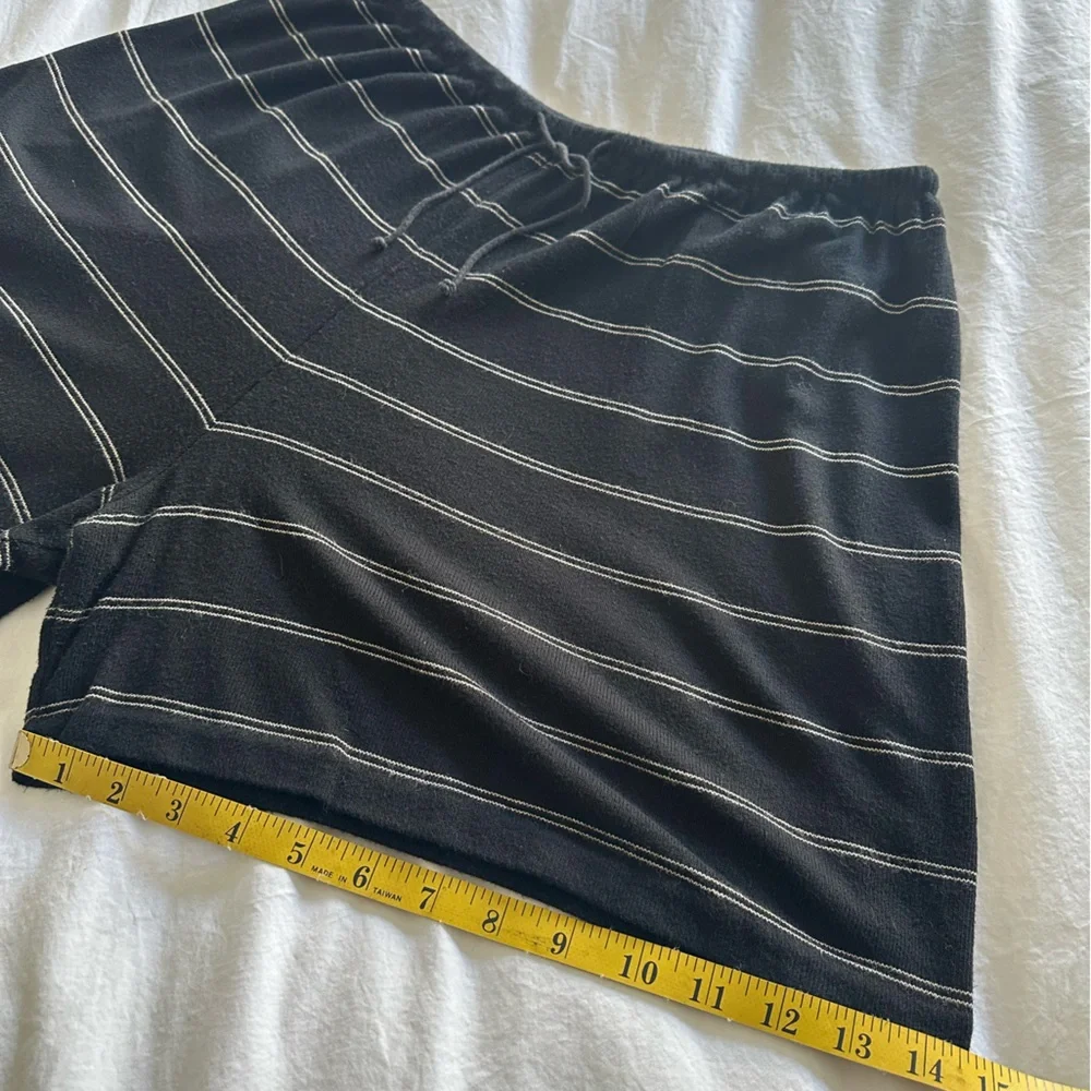 Vince black casual shorts, size large - Picture 12 of 14